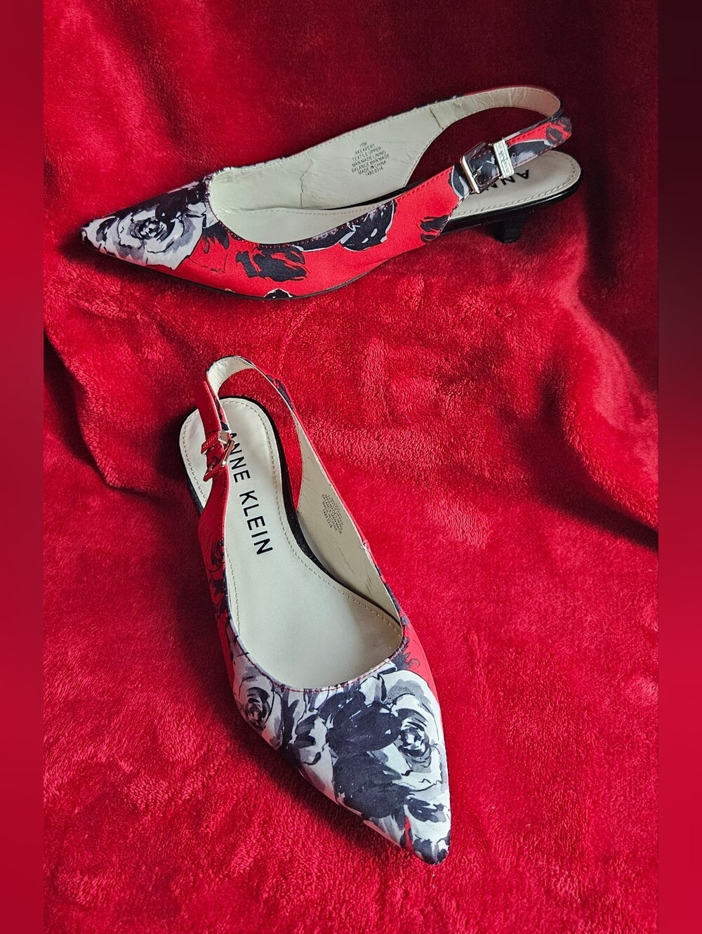 Anne Klein Expert Red Floral Pointed-Toe Kitten Heel Slingback Pumps - Size 10M - Picture 2 of 7